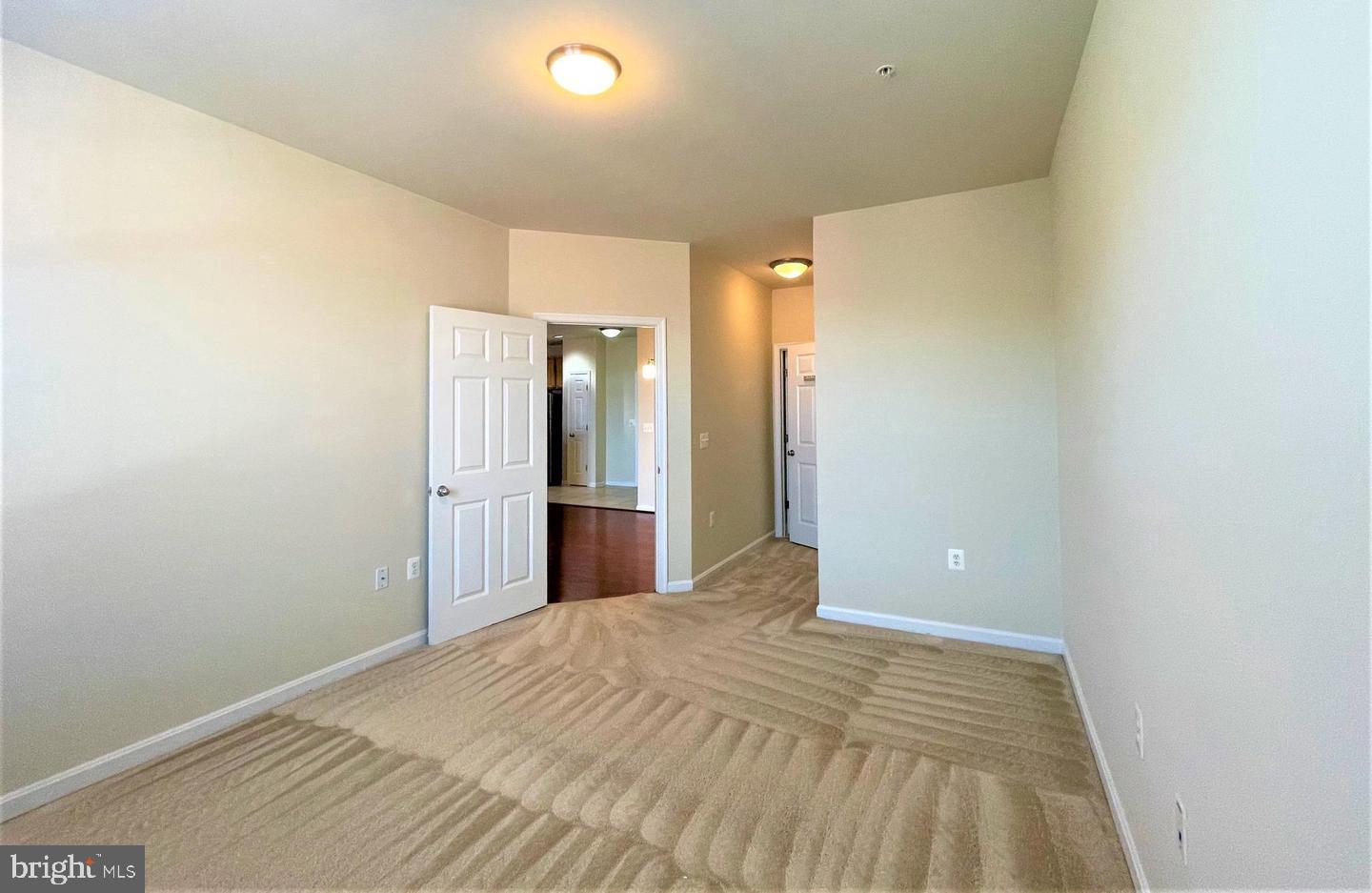 SOUTH ARLINGTON - Residential Lease