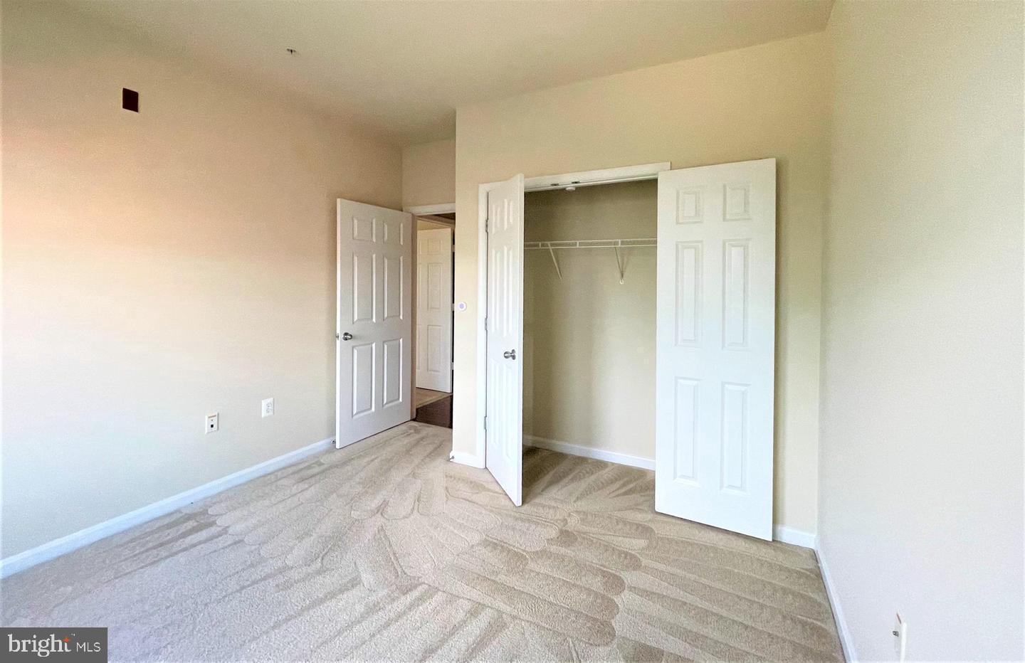 SOUTH ARLINGTON - Residential Lease