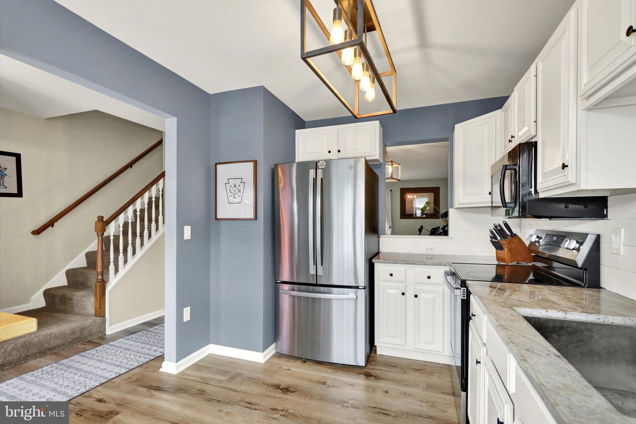 373 MEETINGHOUSE LANE