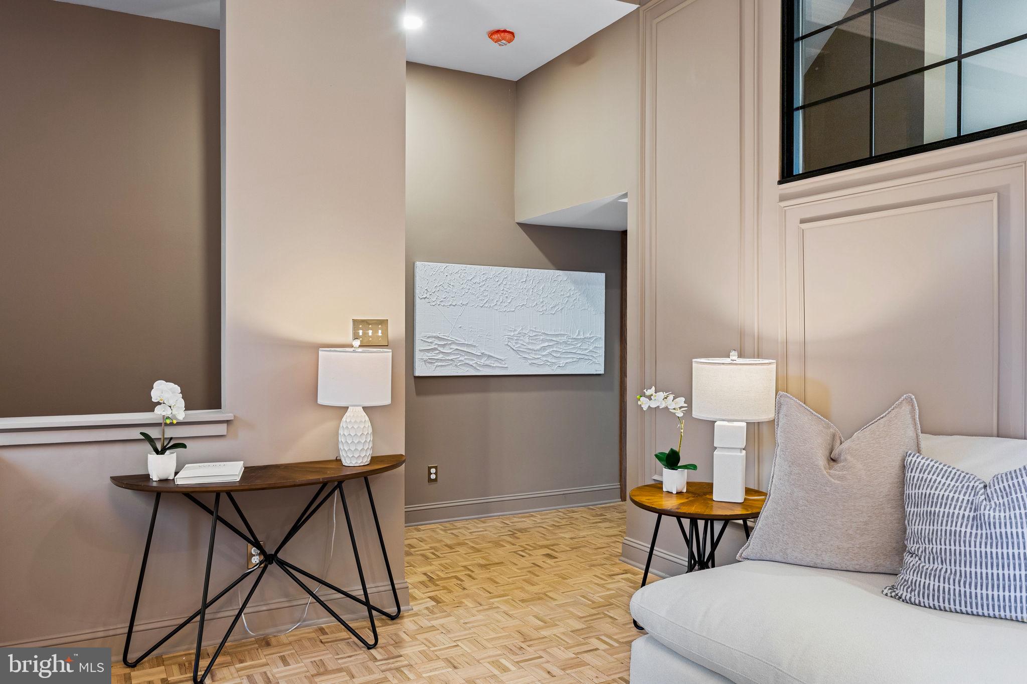 SOCIETY HILL - Residential