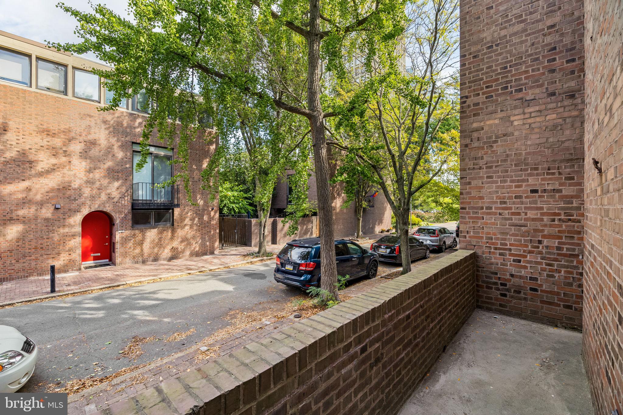 SOCIETY HILL - Residential