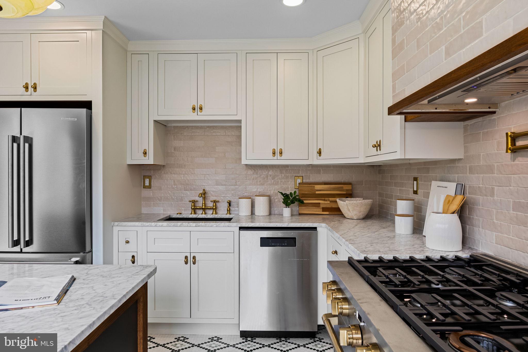 SOCIETY HILL - Residential