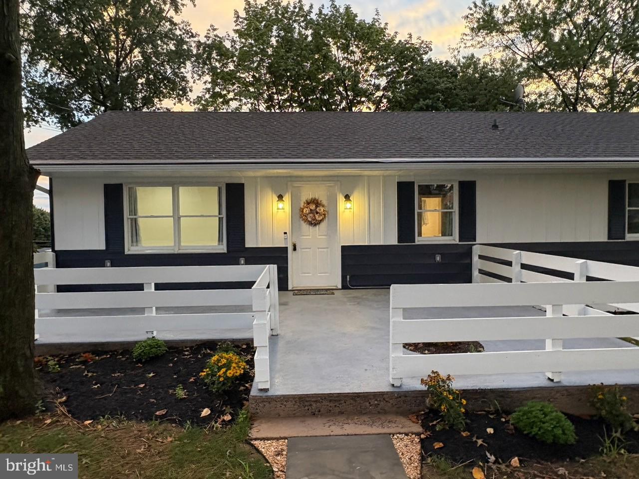 554 S 6TH STREET