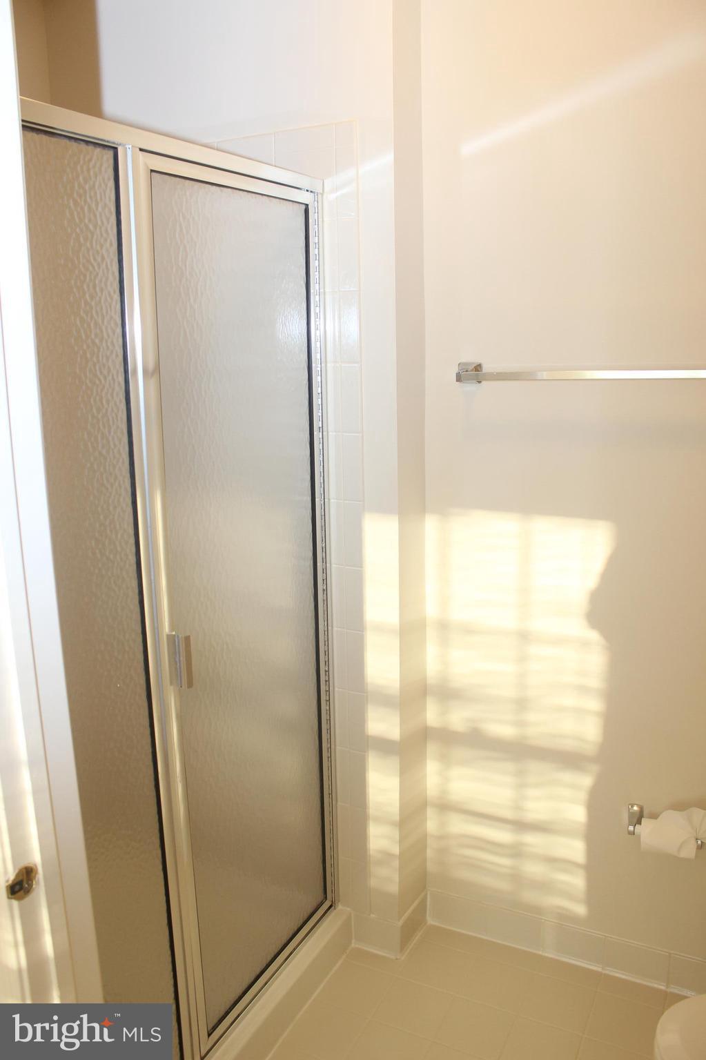 LOUDOUN VALLEY ESTATES - Residential Lease