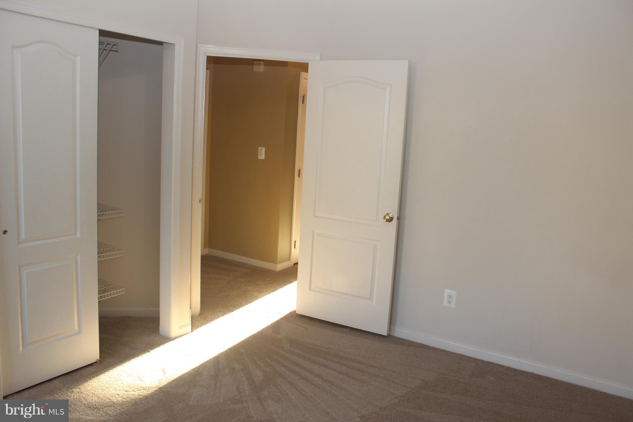 LOUDOUN VALLEY ESTATES - Residential Lease