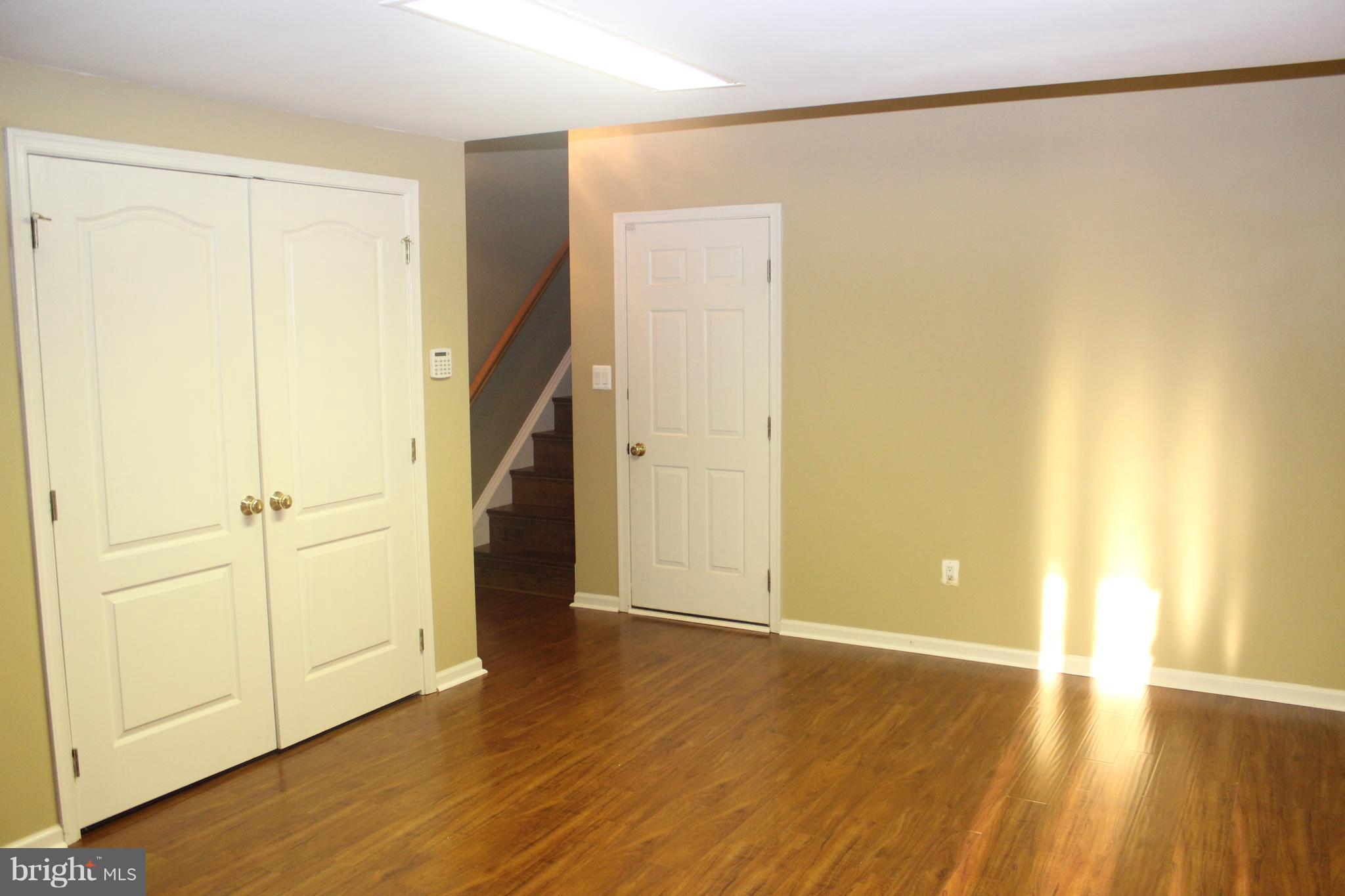 LOUDOUN VALLEY ESTATES - Residential Lease