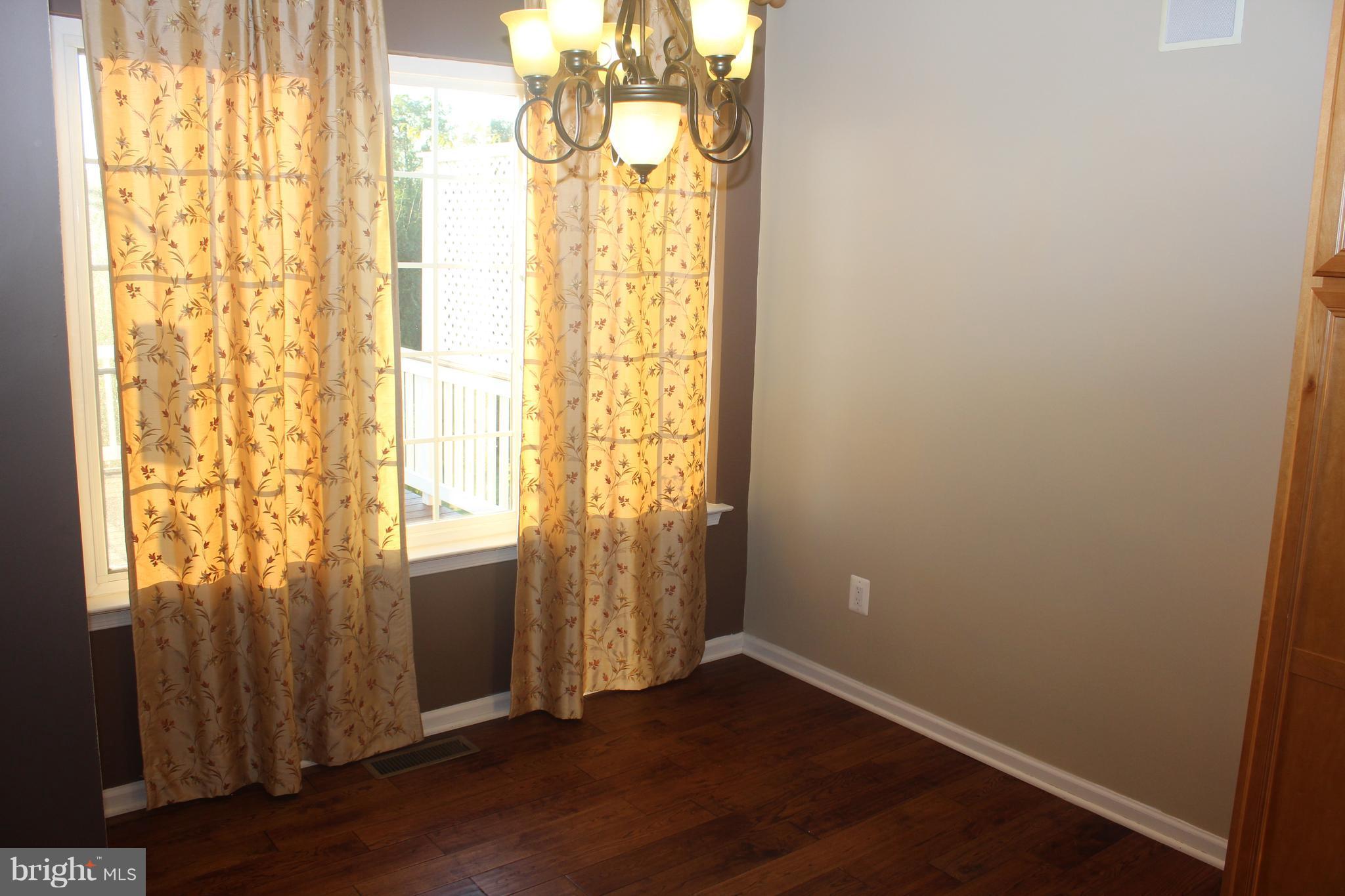 LOUDOUN VALLEY ESTATES - Residential Lease