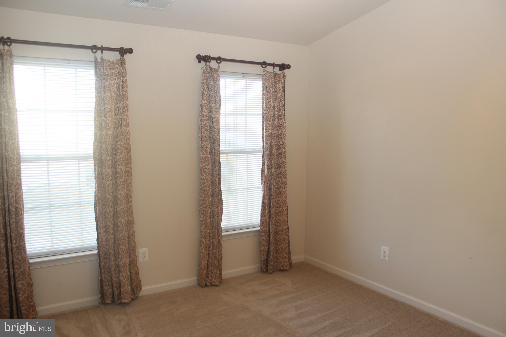 LOUDOUN VALLEY ESTATES - Residential Lease