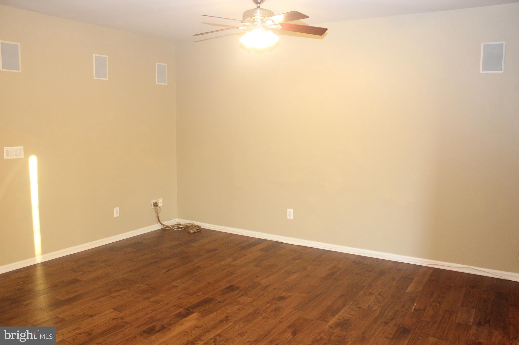 LOUDOUN VALLEY ESTATES - Residential Lease