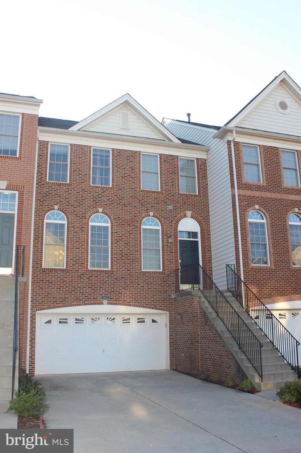 LOUDOUN VALLEY ESTATES - Residential Lease