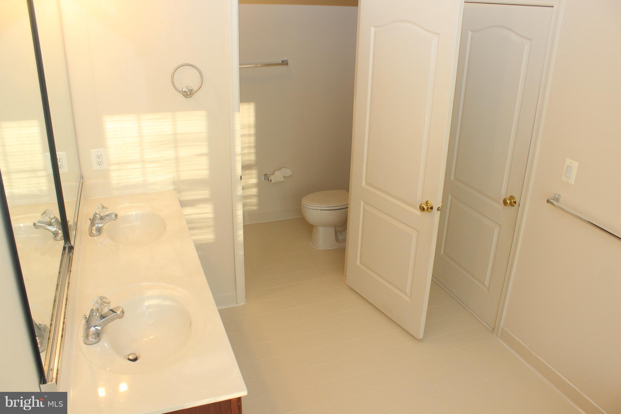 LOUDOUN VALLEY ESTATES - Residential Lease