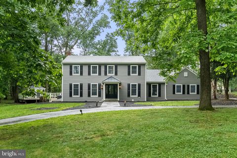 Homes For Sale - 1105 Tinkerhill Lane<br/> MALVERN, PA 19355