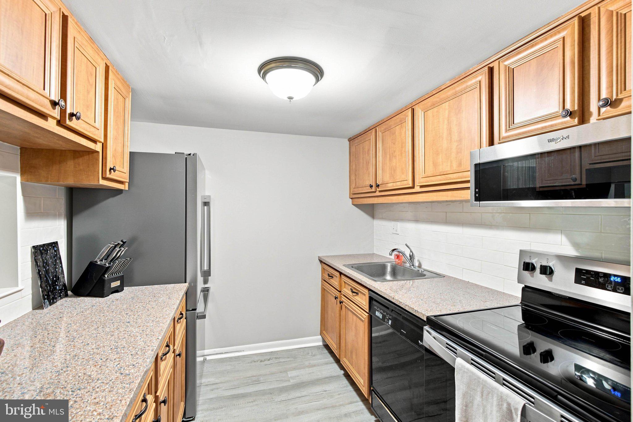 1322 BLUE JAY DRIVE