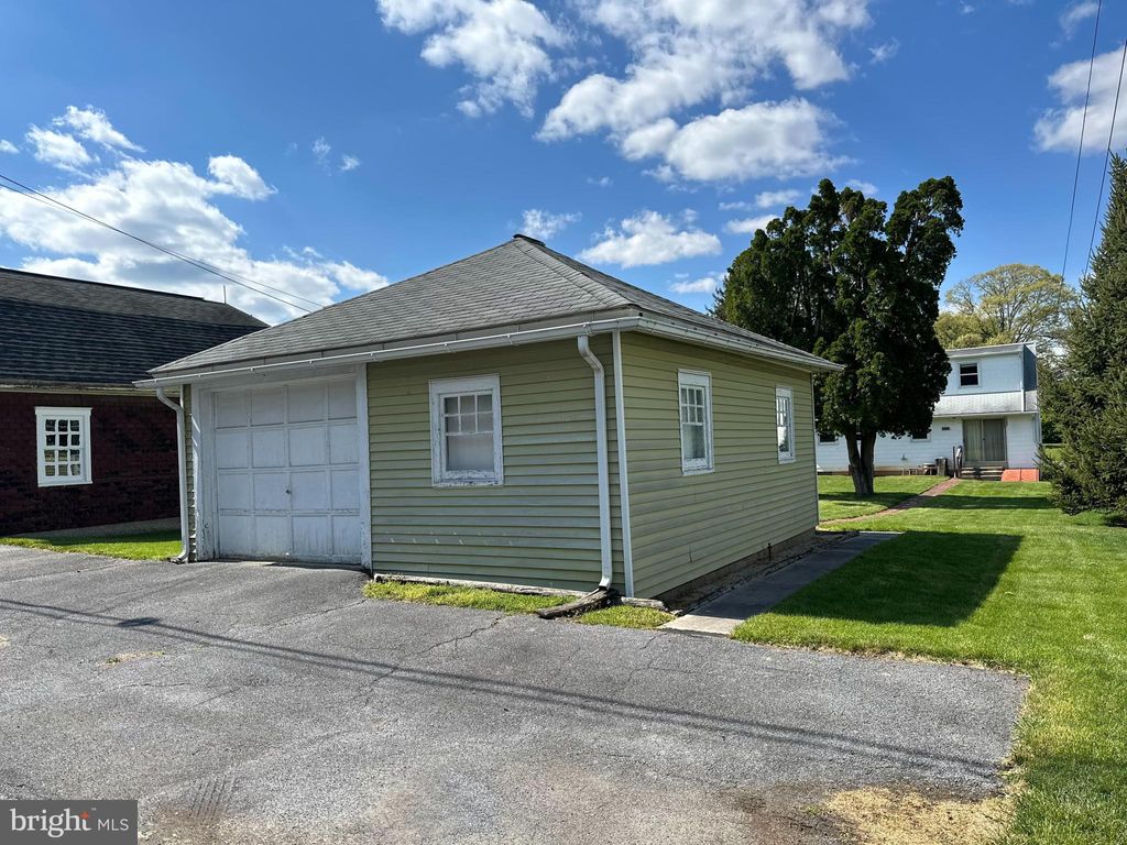 Photo of 212 E LINCOLN AVE, LITITZ, PA 17543 (MLS # PALA2033978)