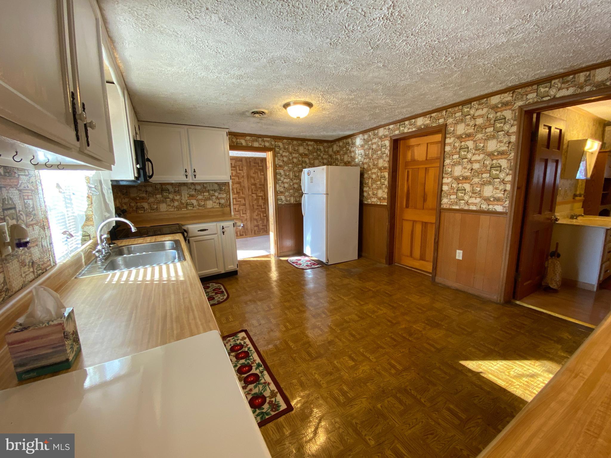 EBB TIDE BEACH - Residential Lease