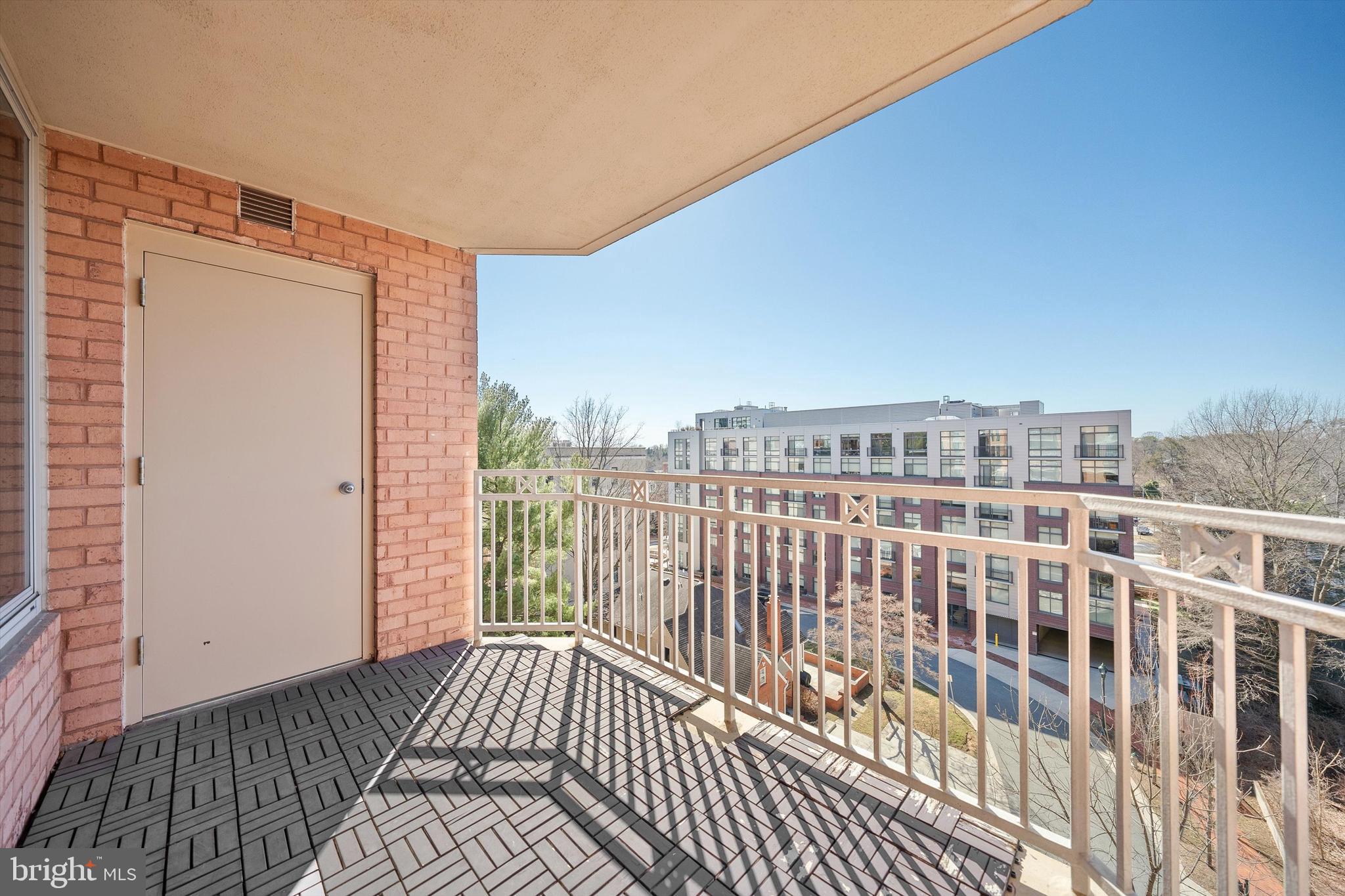 THE CHASE AT BETHESDA - Residential Lease