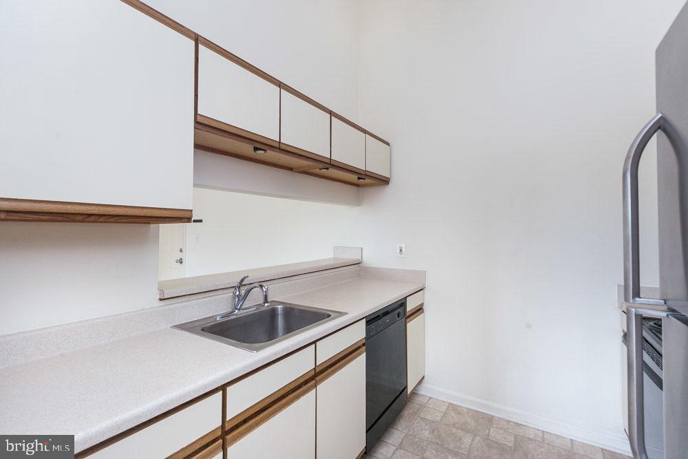 CROMWELL FOUNTAIN - Residential Lease