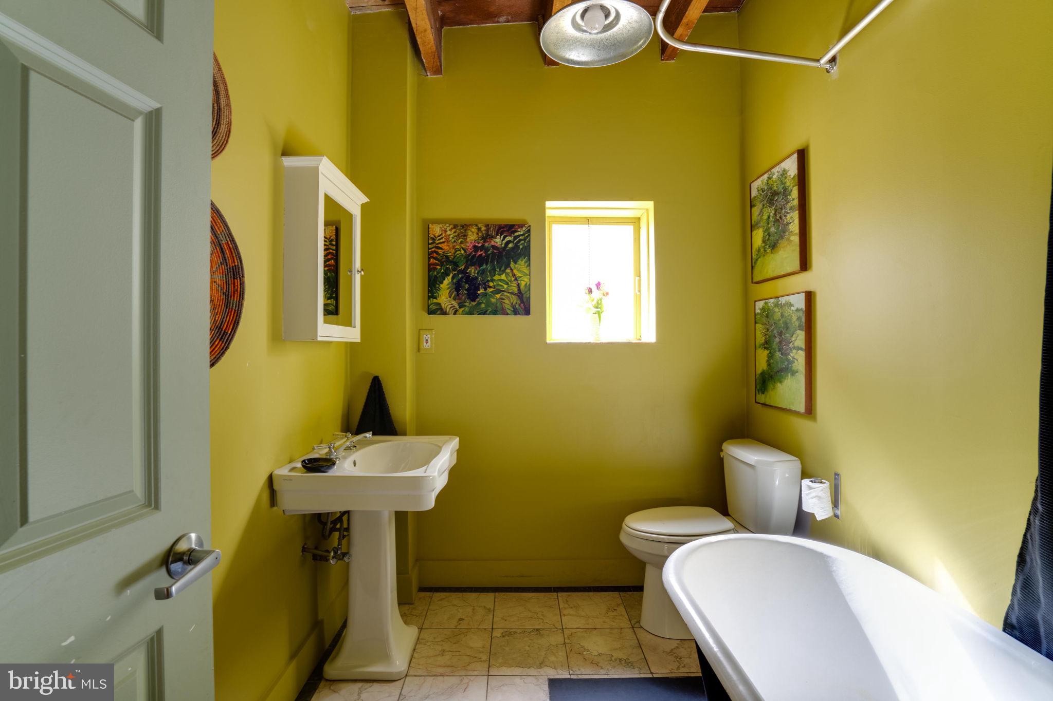 AVENUE OF THE ARTS - Residential