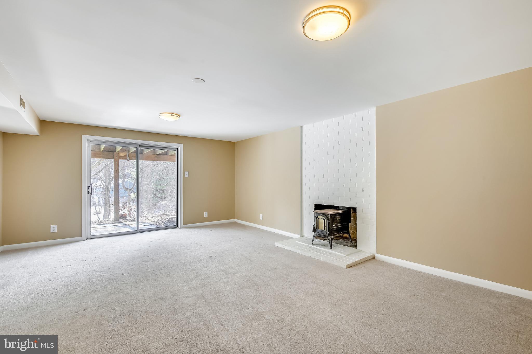 BEACH MILL WOODS - Residential Lease