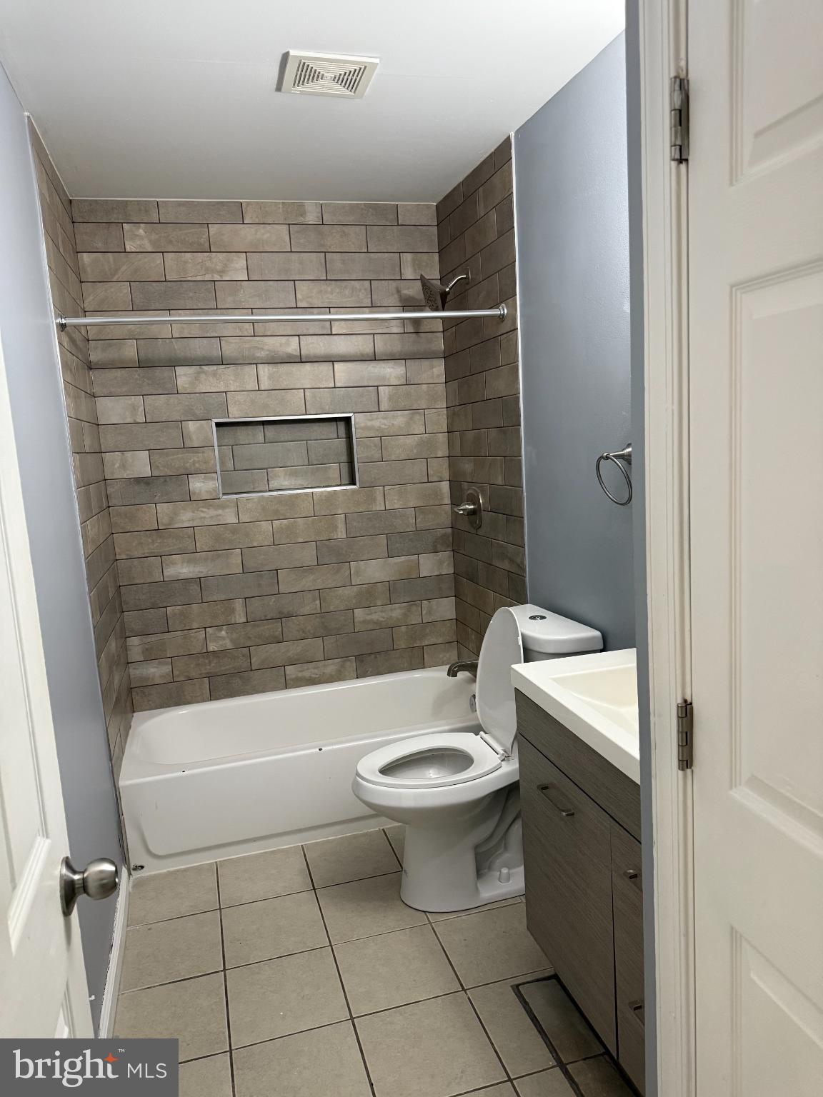 SPAULDING HEIGHTS - Residential Lease