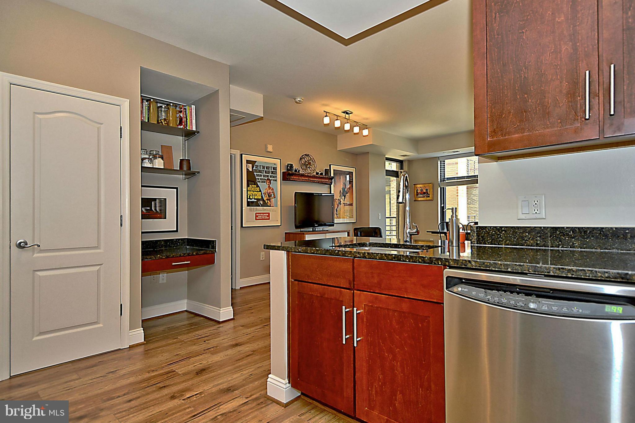 THE HENRY - Residential