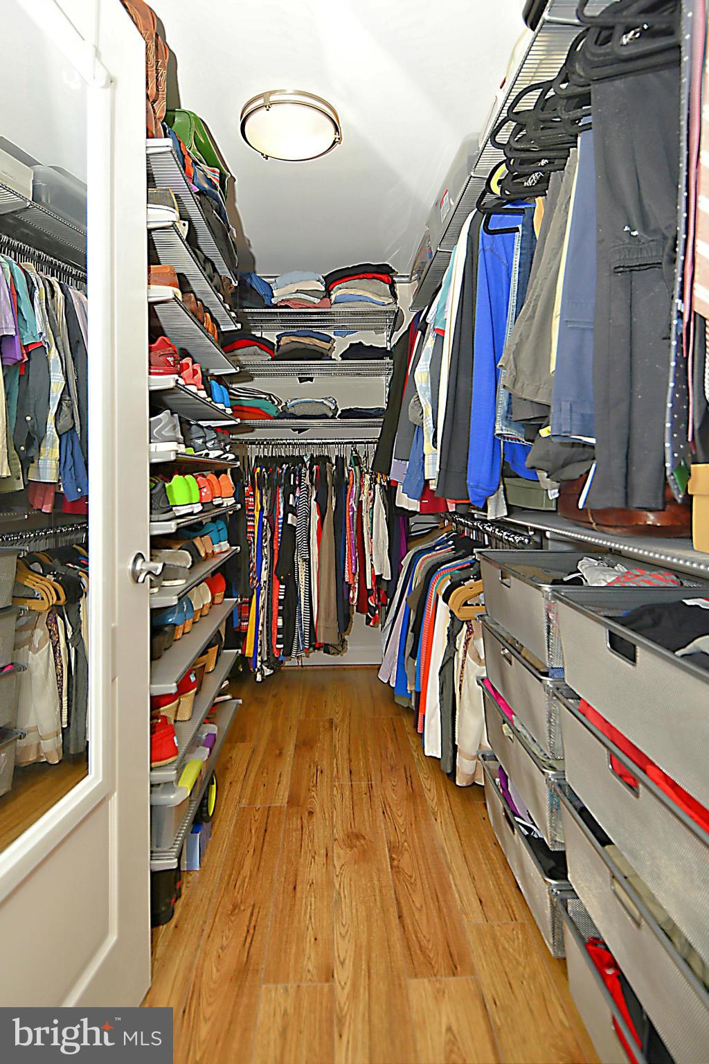 THE HENRY - Residential