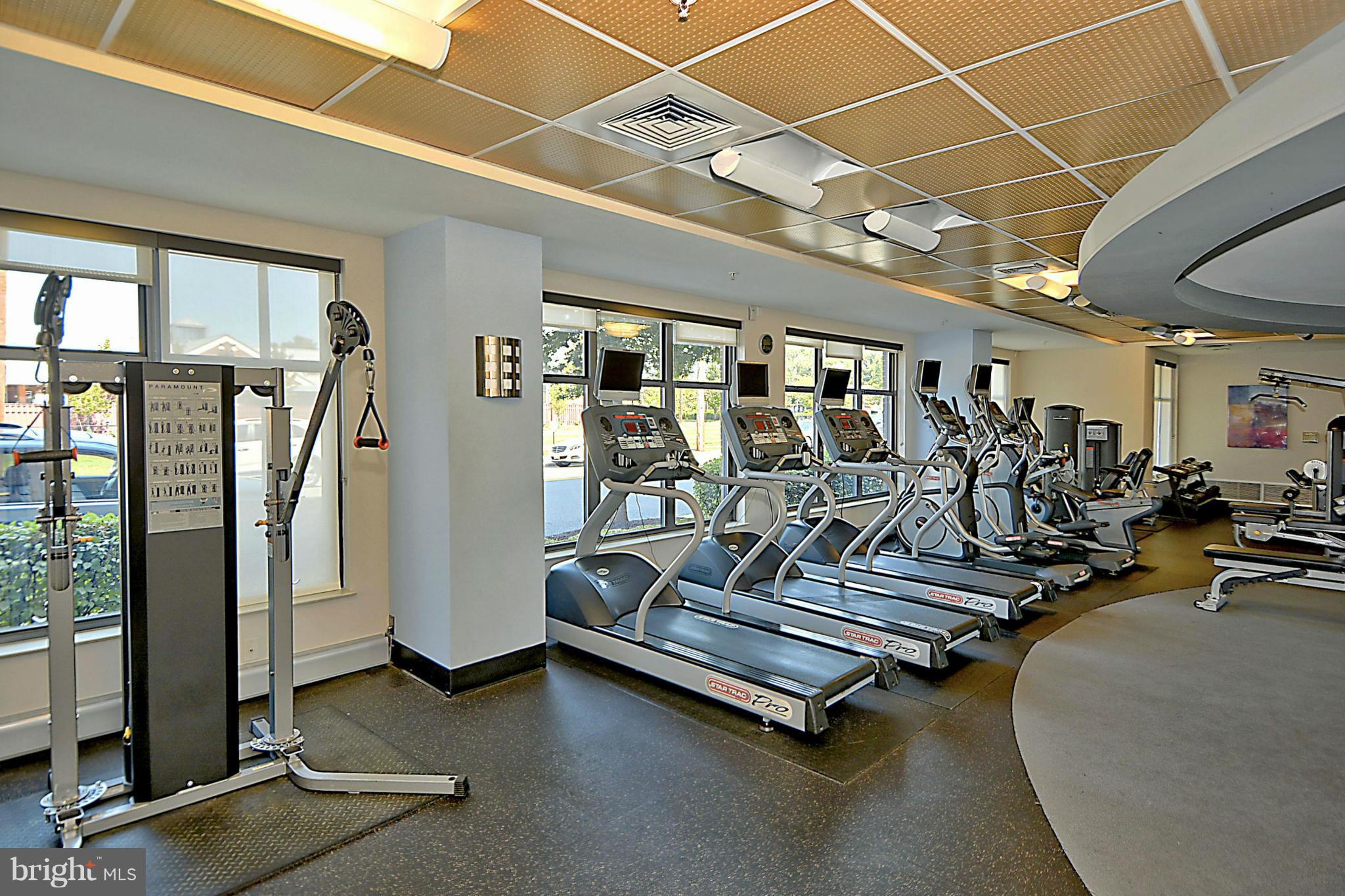 THE HENRY - Residential