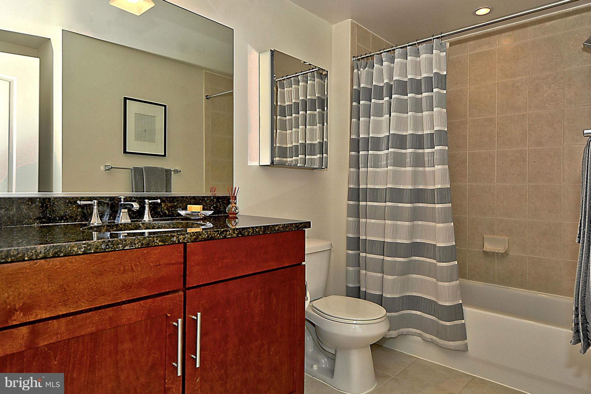 THE HENRY - Residential