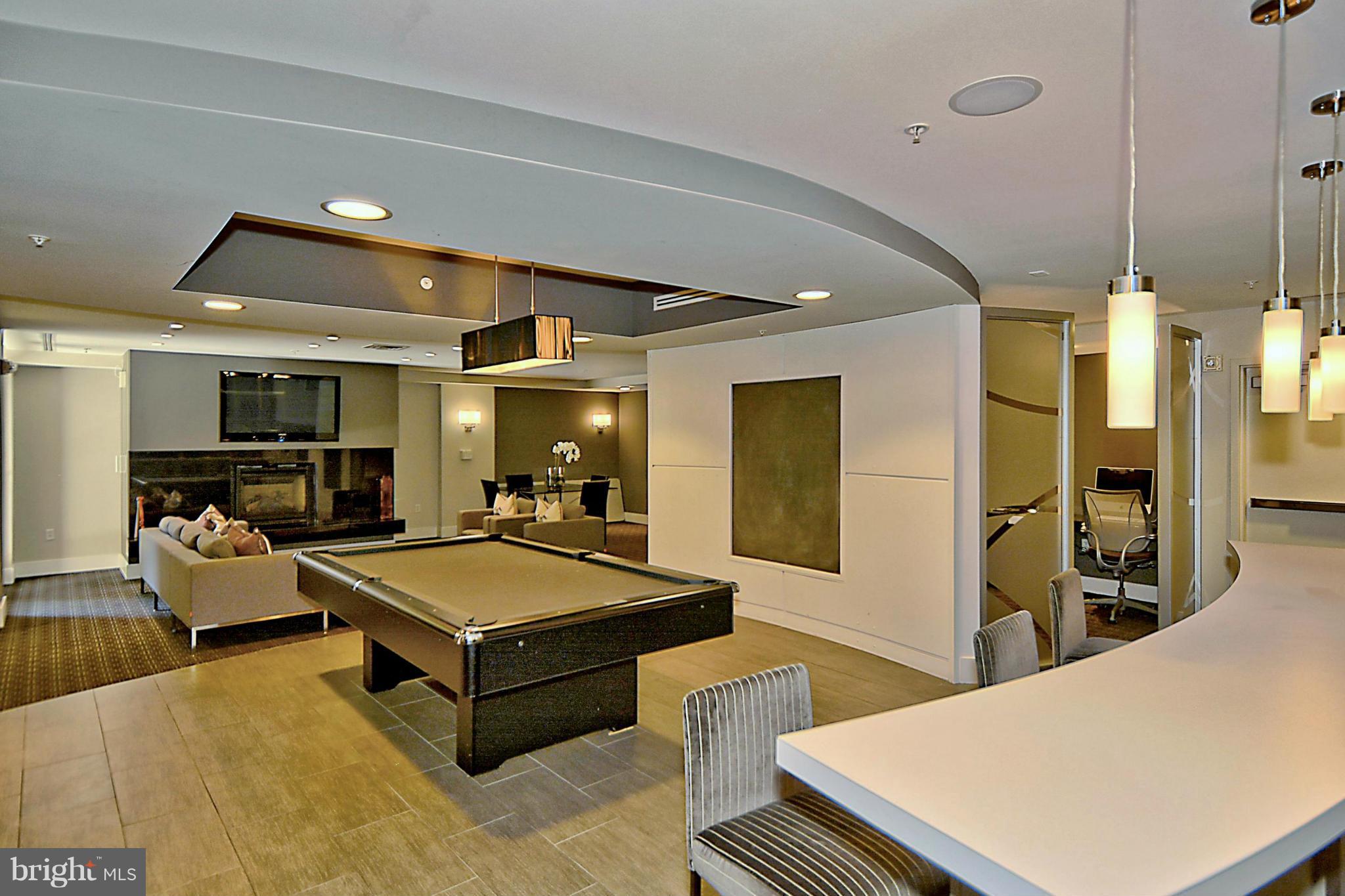 THE HENRY - Residential