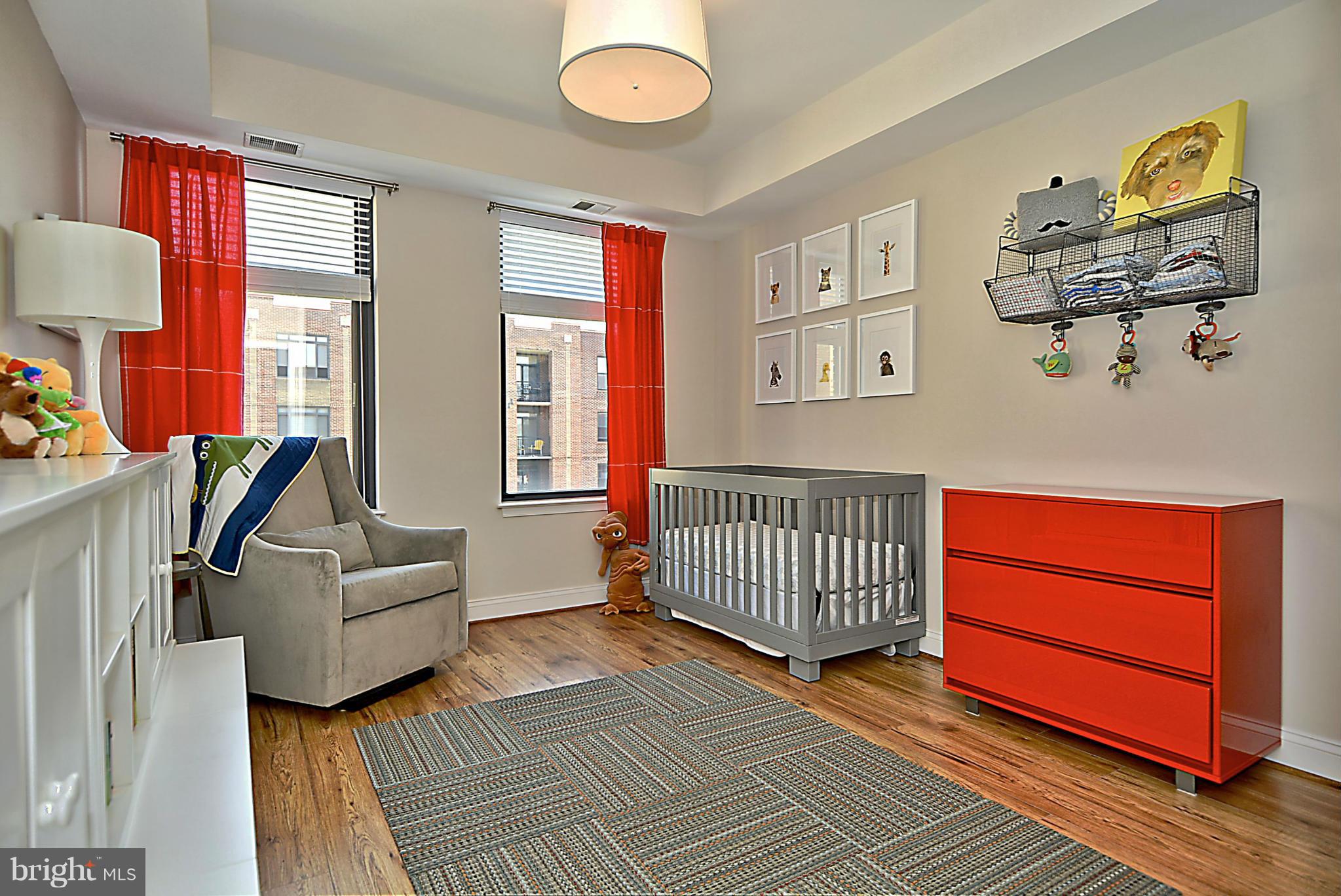 THE HENRY - Residential