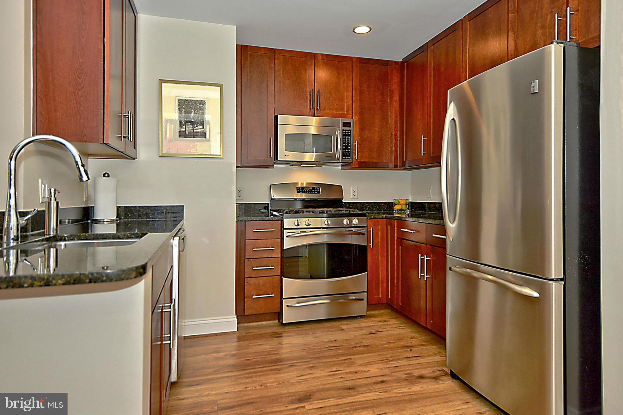 THE HENRY - Residential