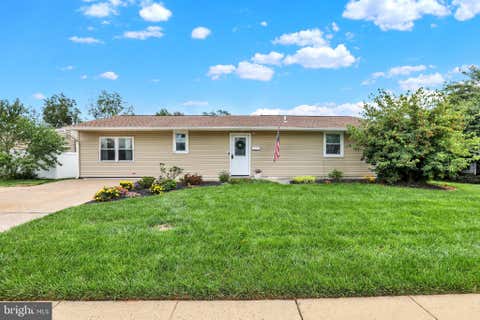 Homes For Sale - 42 Burning Bush Lane<br/> Bucks County, LEVITTOWN, PA 19054