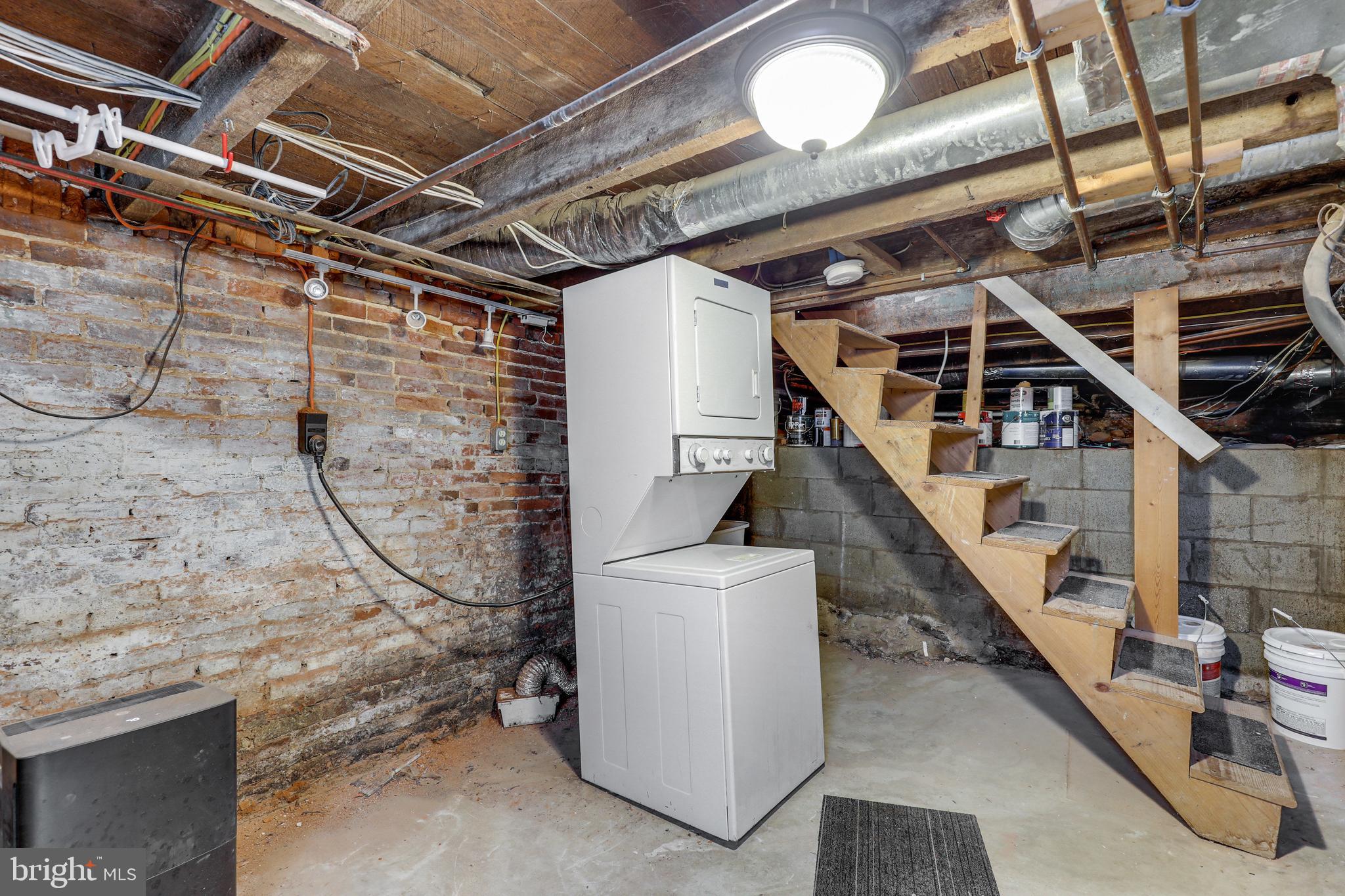 FEDERAL HILL HISTORIC DISTRICT - Residential Lease