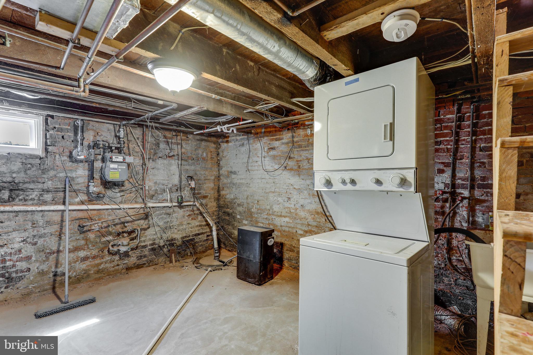 FEDERAL HILL HISTORIC DISTRICT - Residential Lease