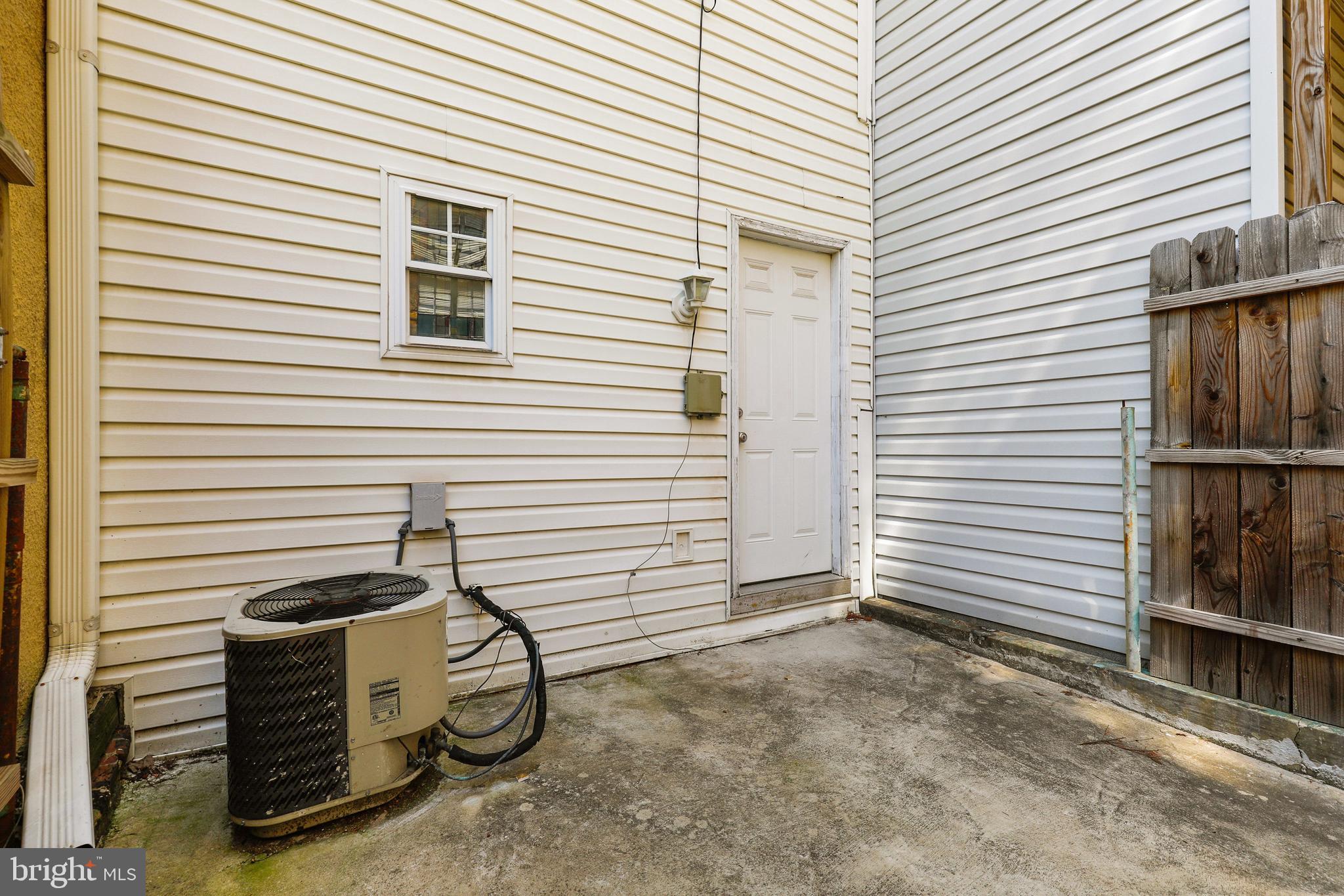 FEDERAL HILL HISTORIC DISTRICT - Residential Lease