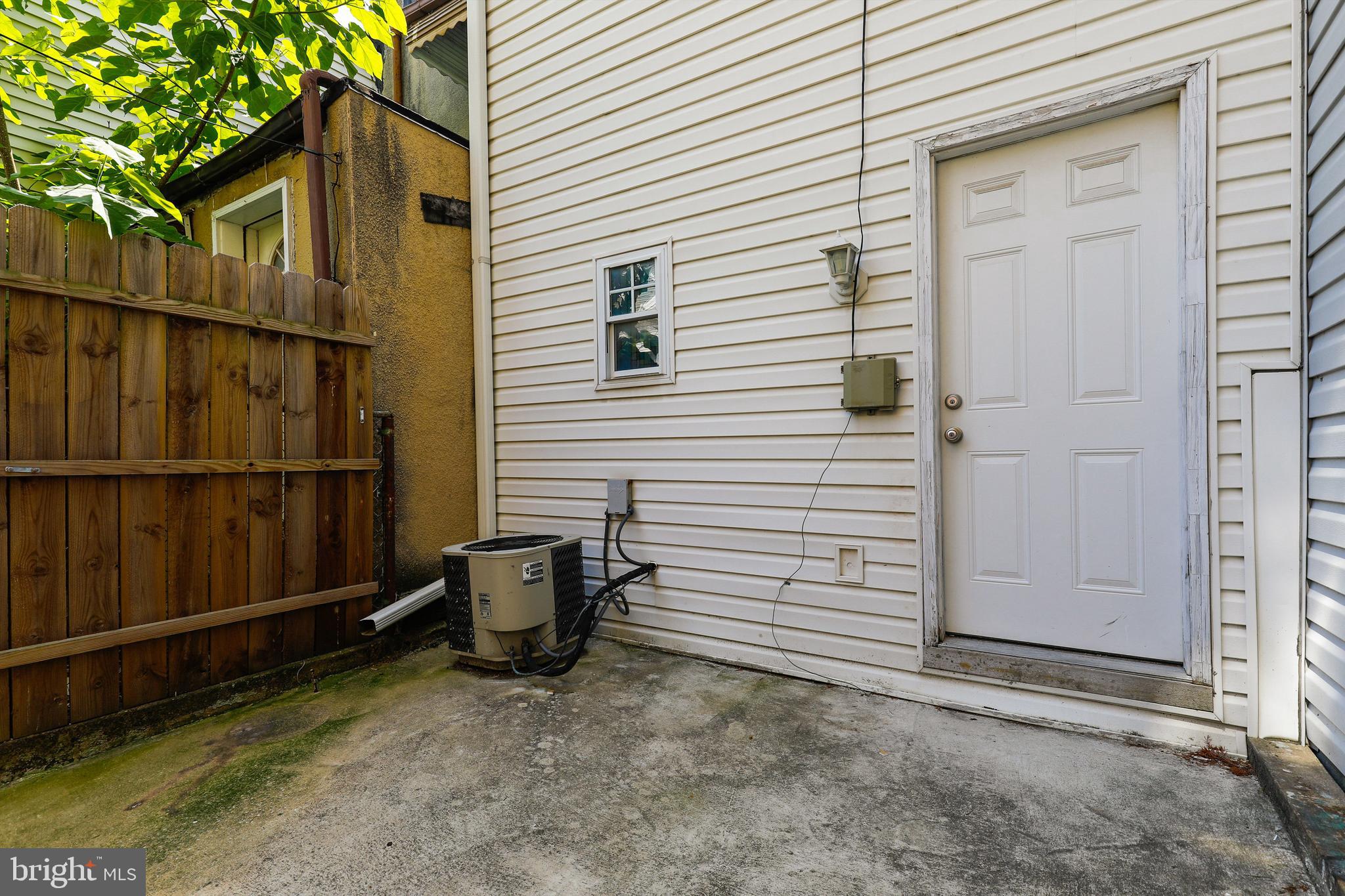 FEDERAL HILL HISTORIC DISTRICT - Residential Lease