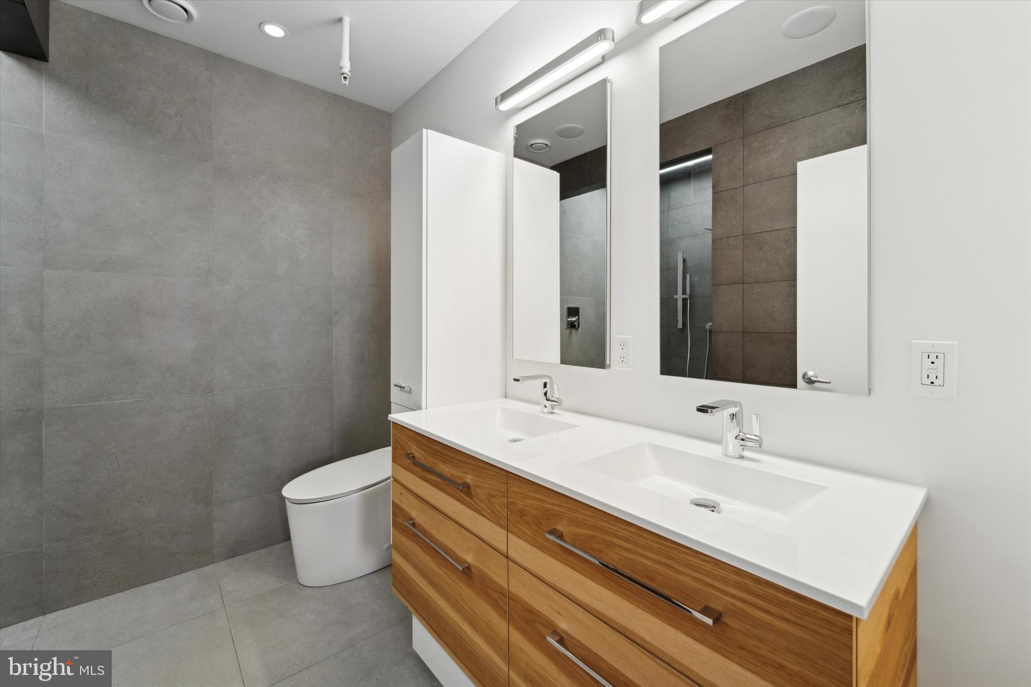 WASHINGTON SQ WEST - Residential