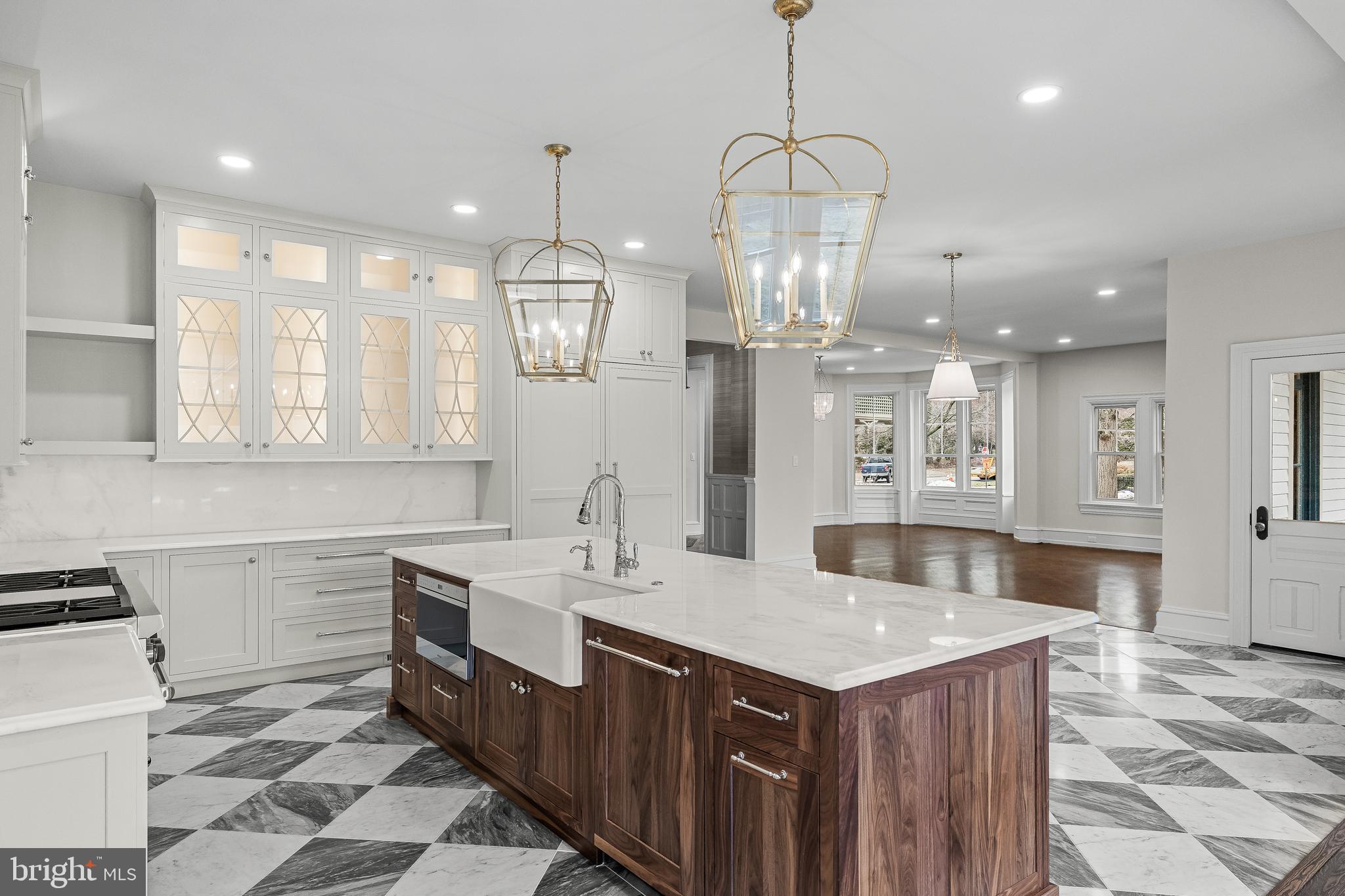 140 E CENTRAL AVENUE