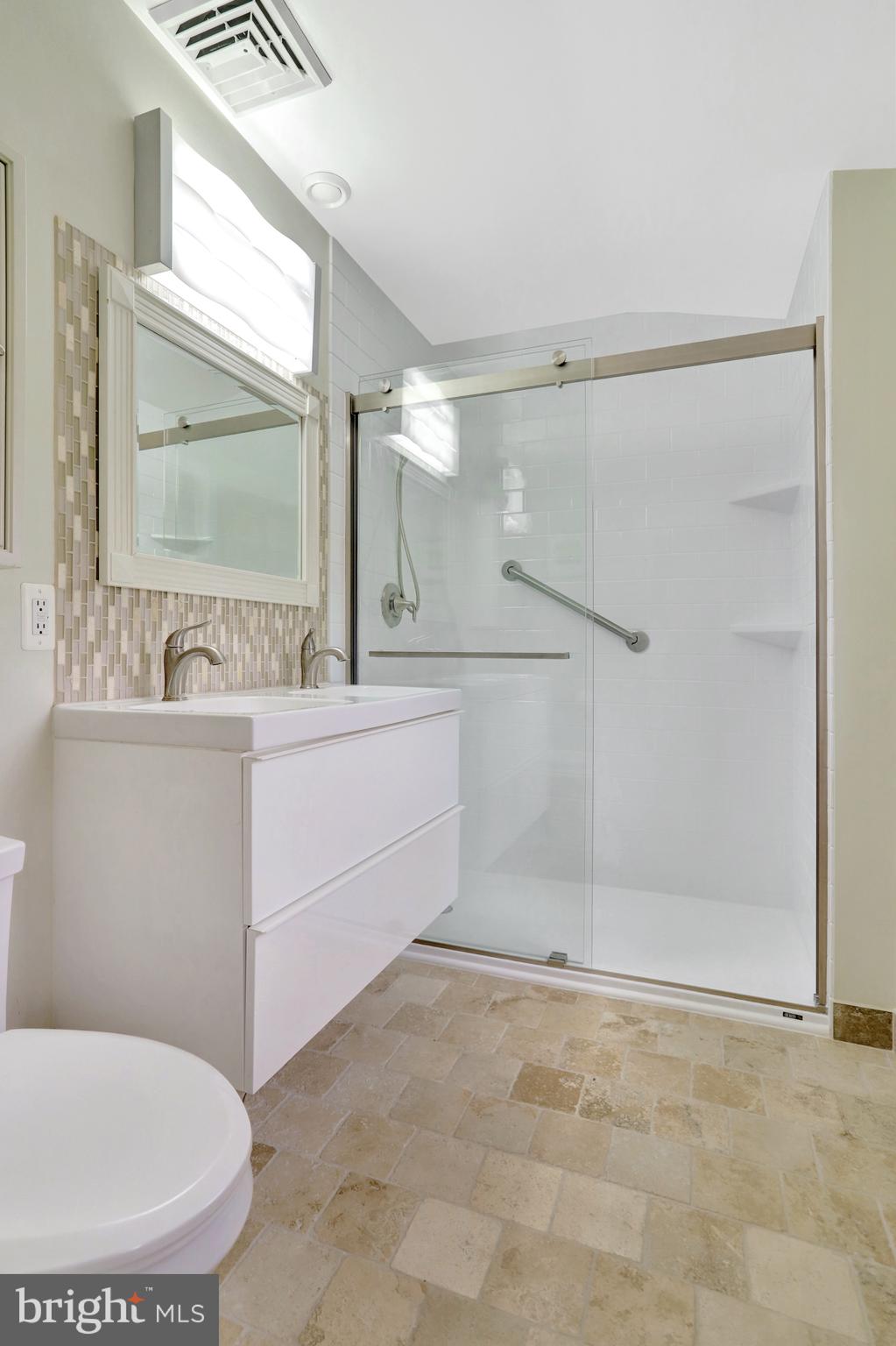 WAYCROFT - WOODLAWN - Residential