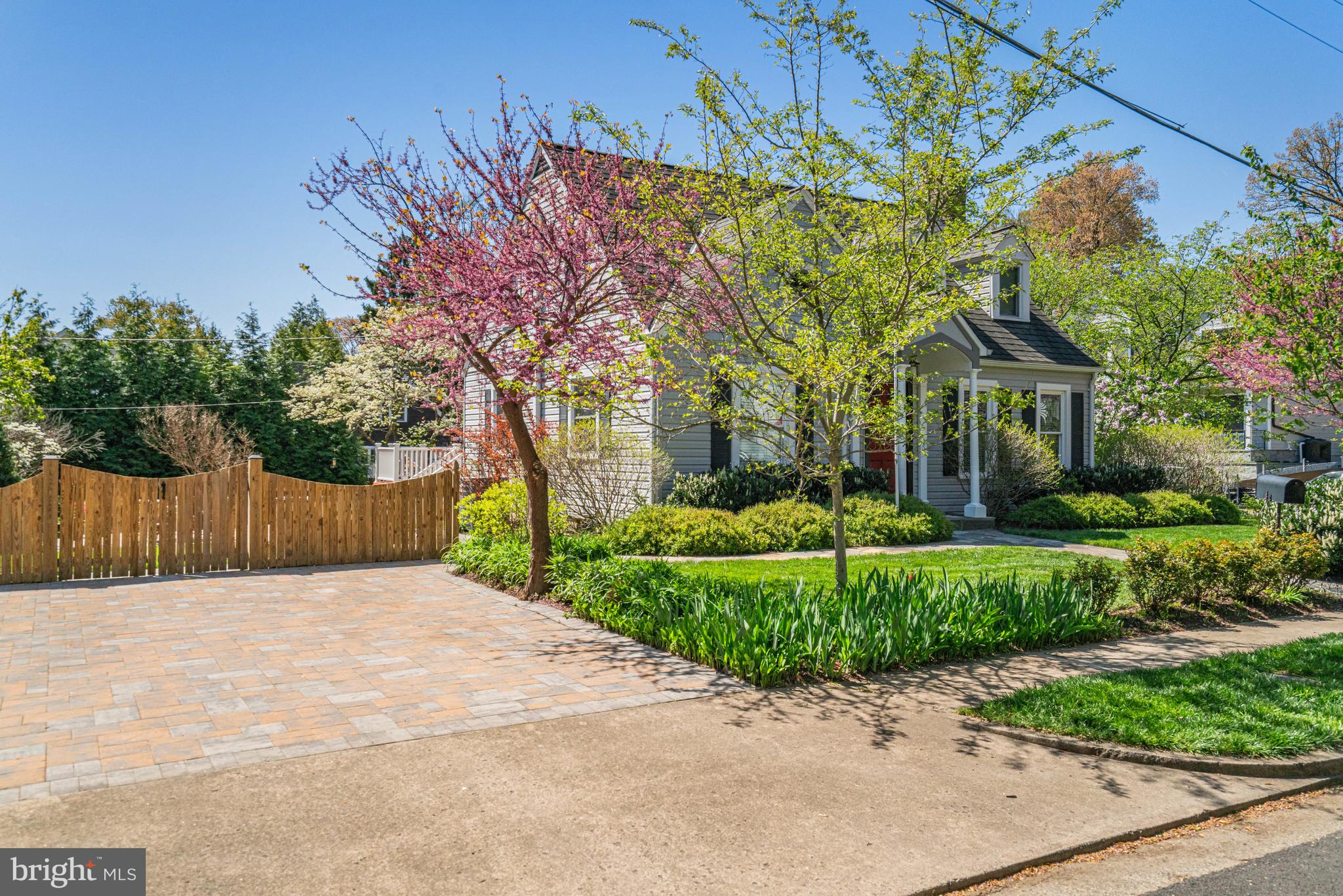 WAYCROFT - WOODLAWN - Residential