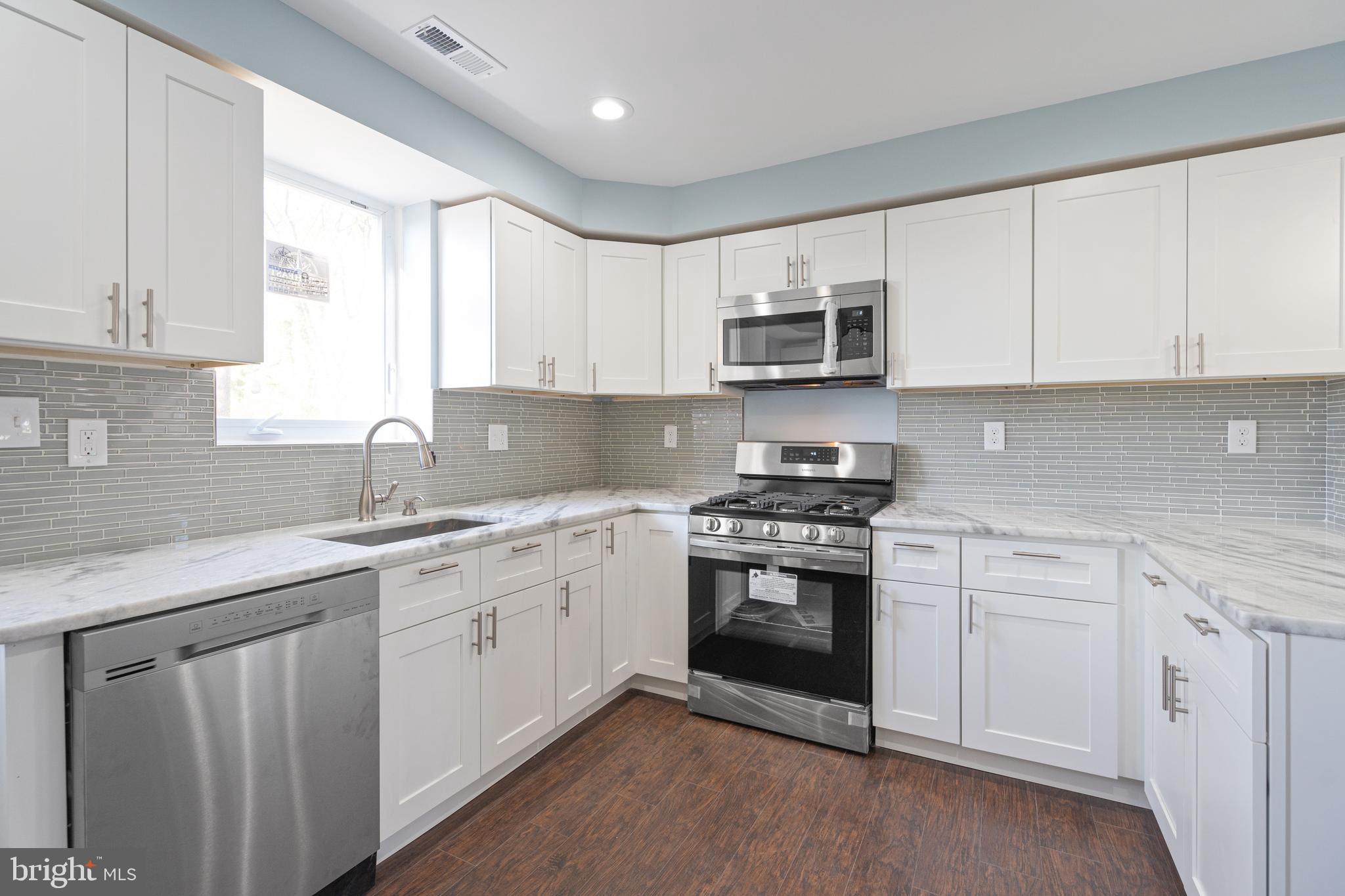 GARDENVILLE - Residential