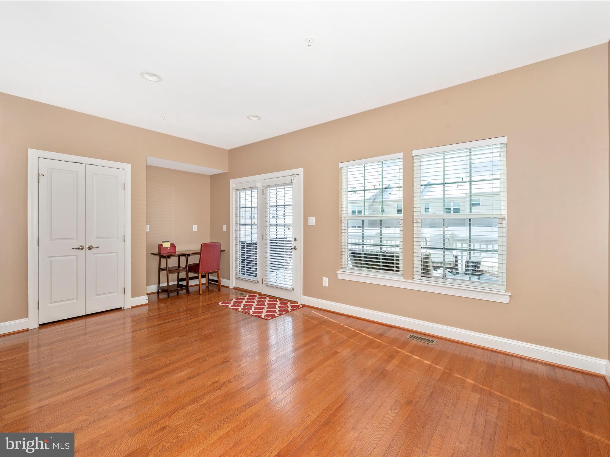 MARKET SQUARE - Residential