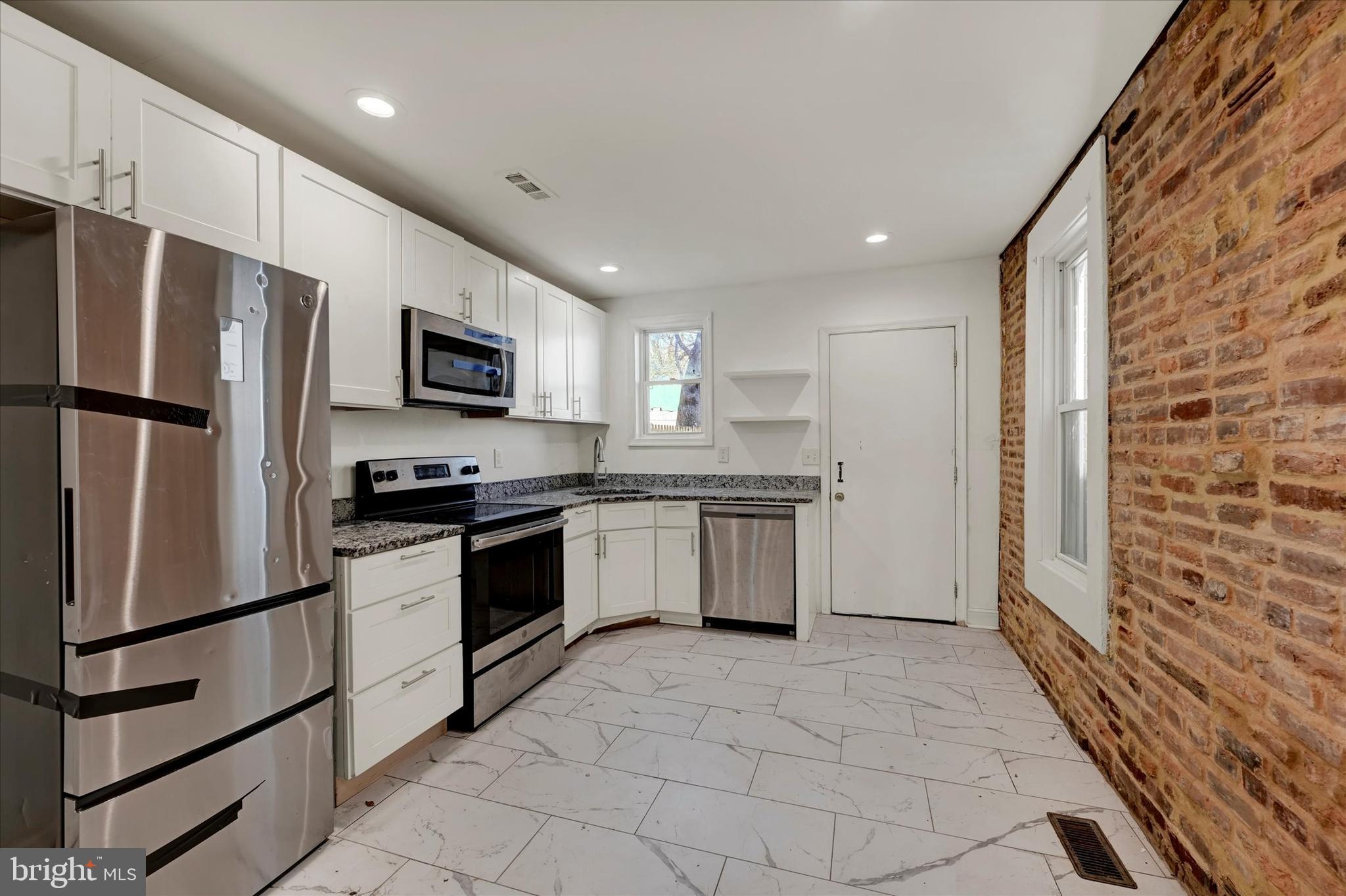 HARWOOD - Residential