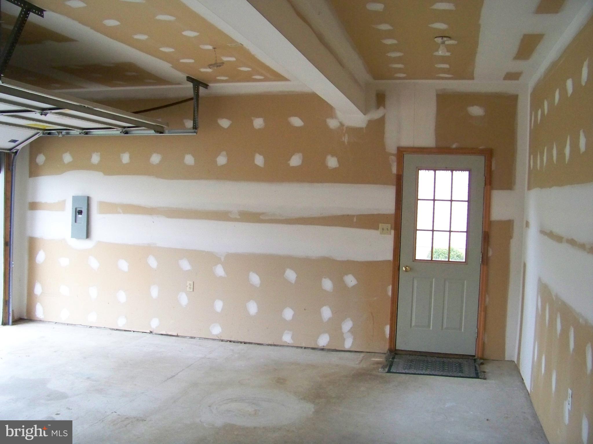 EASTLAND HILLS - Residential