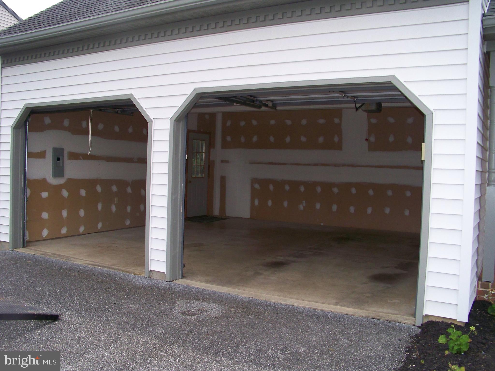 EASTLAND HILLS - Residential