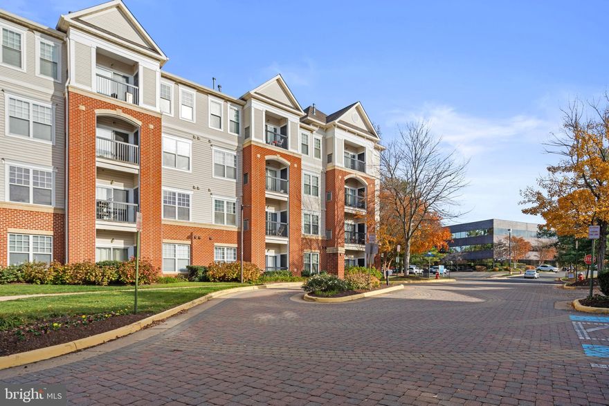 Light-filled 2 bedroom / 2 bath unit with stainless steel appliances, spacious unit w/ open floor plan in highly sought Fairfax Ridge! Brand new LVP flooring throughout, Gas fireplace, bonus office nook. FULL SIZE WASHER AND DRYER IN UNIT. OVERSIZED DETACHED PRIVATE GARAGE. PLUS 1 RESERVE SPOT. Elevator building & Gated community with amazing amenities, including outdoor pool, fitness center, and party room! Many nearby shopping, entertainment and dining options! Easy access to Rt. 50/29, I-66 & Metro! TEXT agent for combo. Park in #41 or in front of G8 garage for showing.