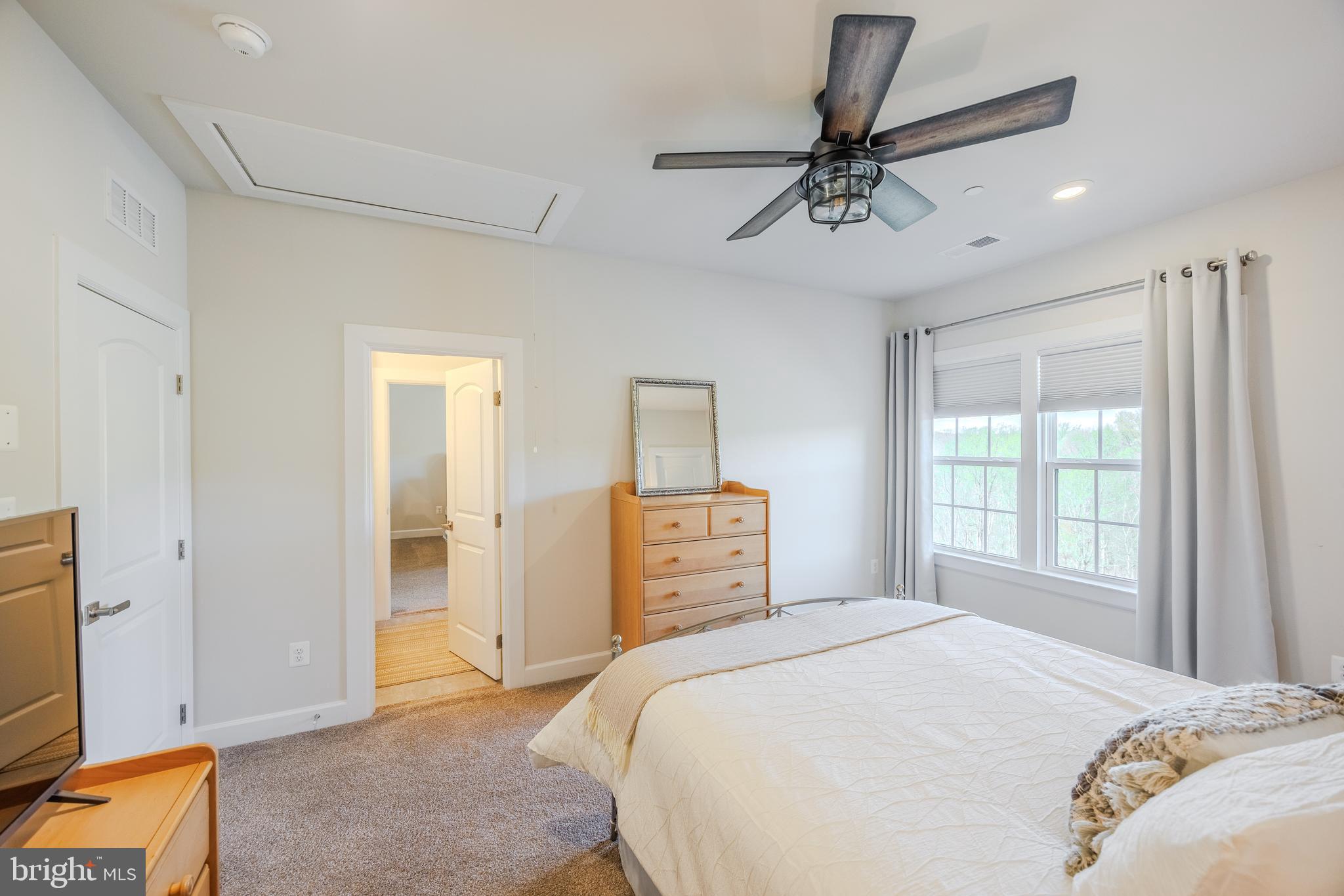 LAKE LINGANORE OAKDALE - Residential