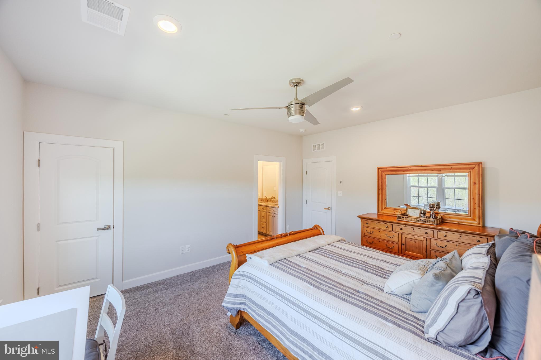 LAKE LINGANORE OAKDALE - Residential