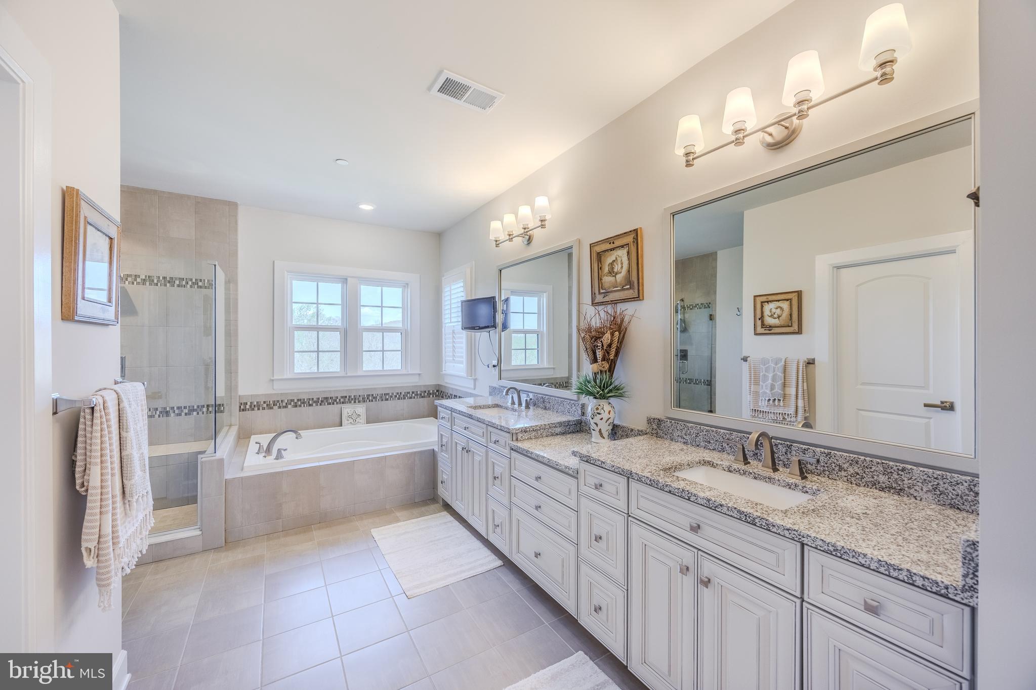 LAKE LINGANORE OAKDALE - Residential