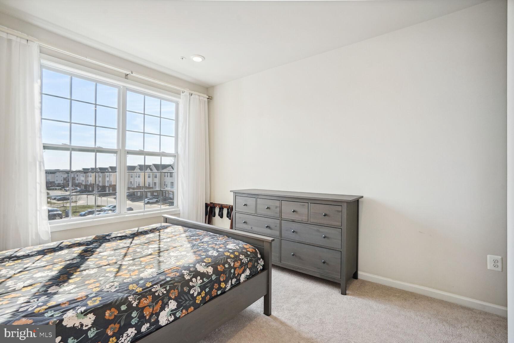 RIDGES AT LOUDOUN VALLEY - Residential Lease